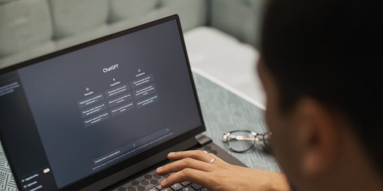 فراتر از ابزار کاری؛ تحلیل عجیب رفتار کاربران ChatGPT